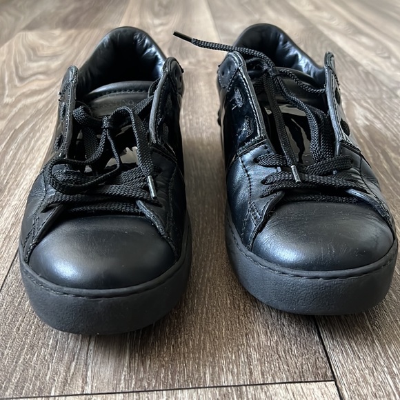 Valentino Garavani Snaeakers - Picture 3 of 15